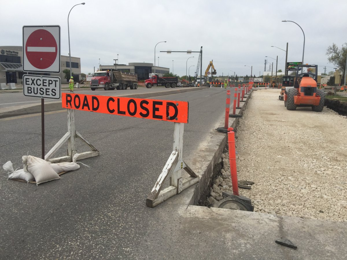 Both northbound and southbound lanes on Pembina Highway are closed this weekend between Stafford Street and Jubilee Avenue.