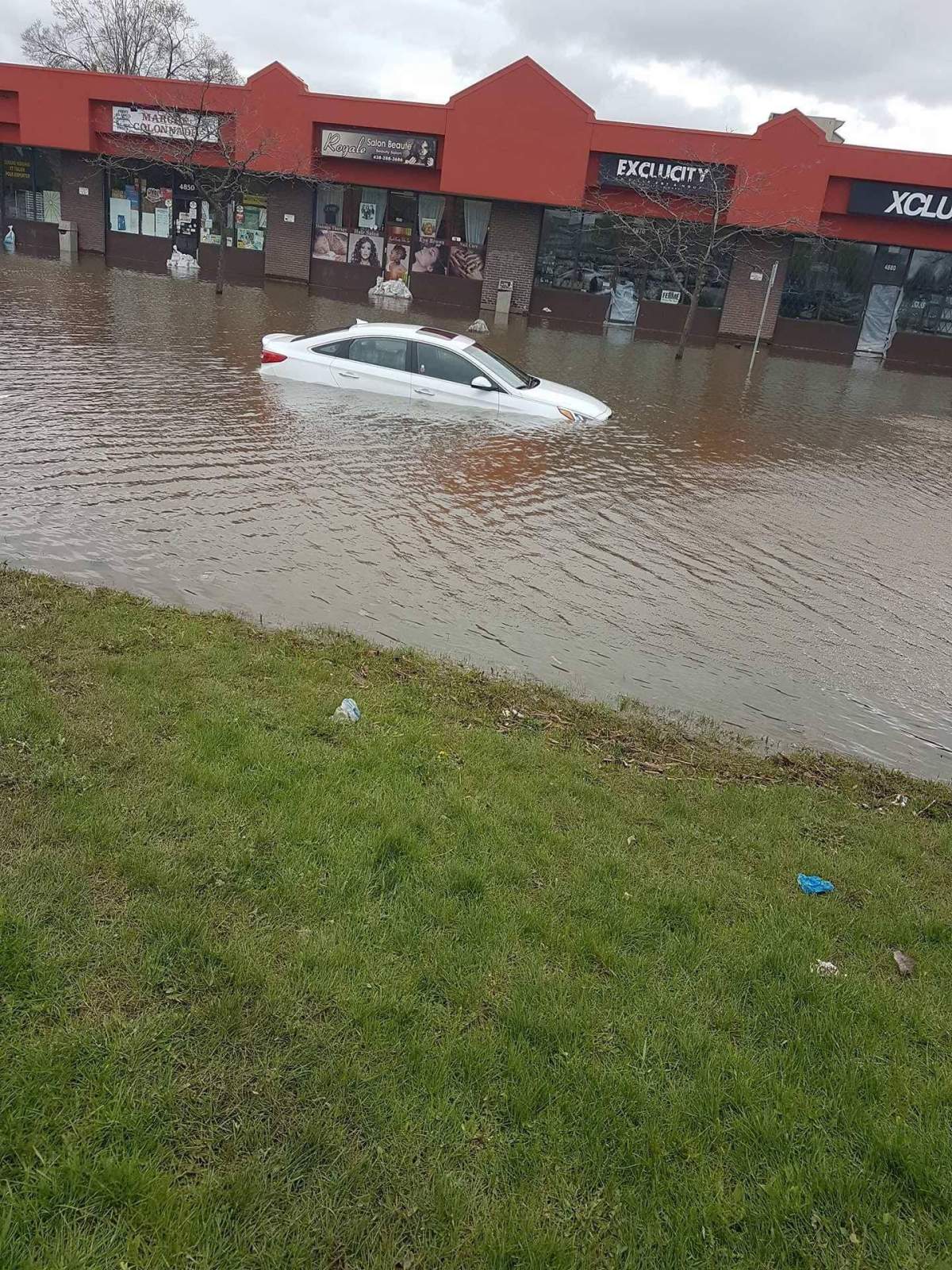 Flooded streets in Montreal's Pierrefonds-Roxboro borough.