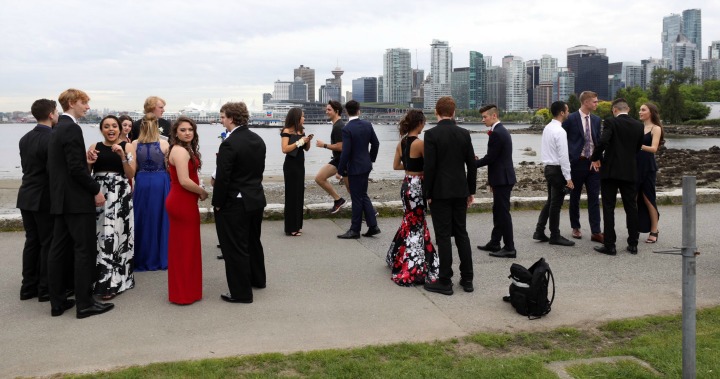 Prime Minister Justin Trudeau jogged past some high school students on Vancouver's seawall.