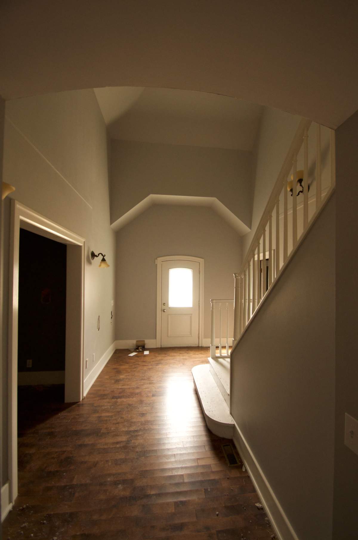 A home in the evacuated neighbourhood of Beachwood Estates in High River, Alta.