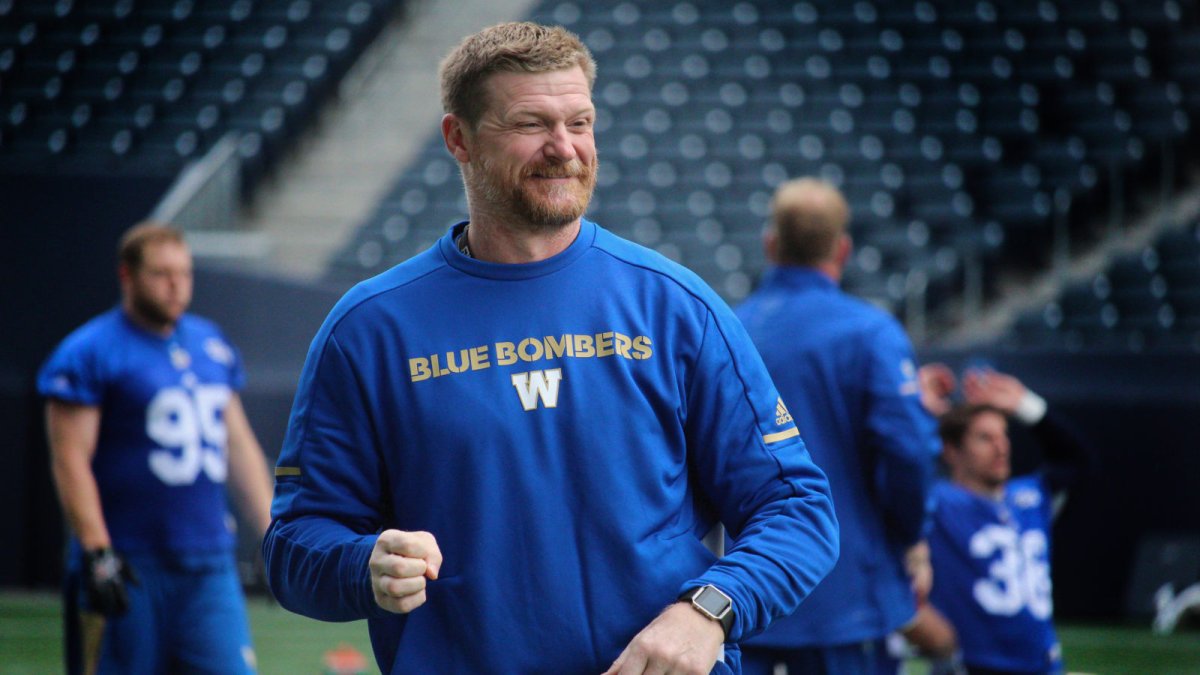 Blue Bombers head coach Mike O'Shea is getting a football field named in his honour in North Bay, Ont.