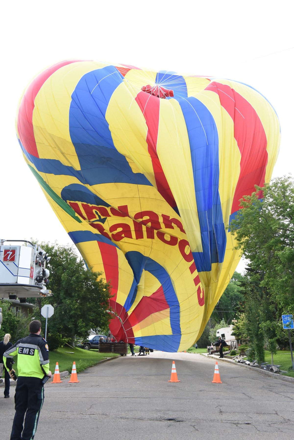 Hotair balloon lands in northeast Edmonton neighbourhood, surprising