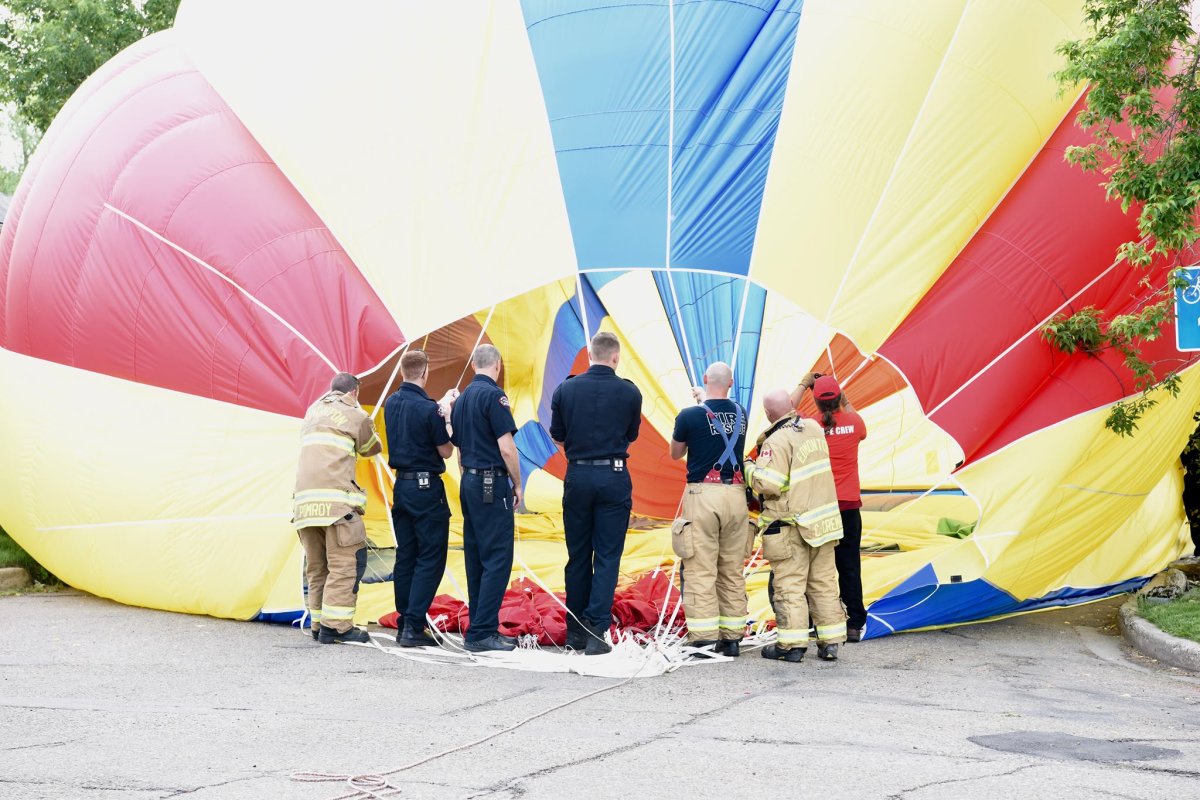 Hotair balloon lands in northeast Edmonton neighbourhood, surprising