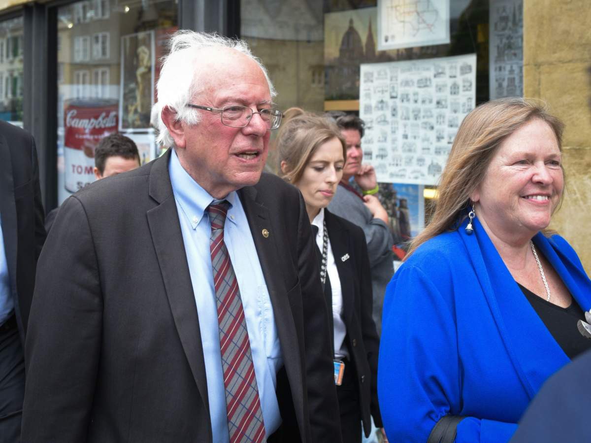 Jane O'Meara Sanders and Bernie Sanders walking through Oxford after speaking at the Sheldonian Theatre in Oxford at Hay Literary Festival on June 2, 2017.