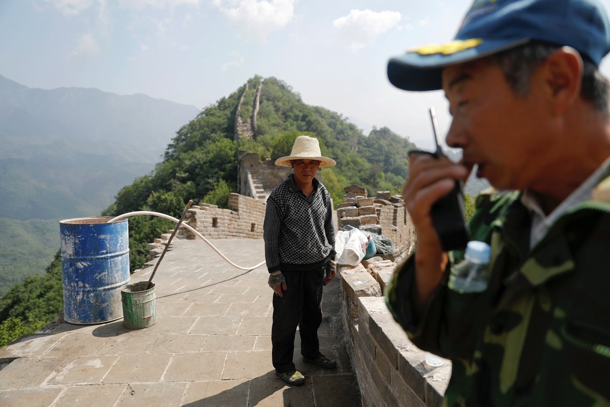 Workers Detained for Digging a Hole in China's Great Wall