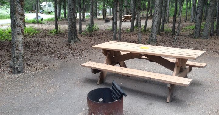 Alberta parks closed over wildfire risk, Crown land campers urged to be smart May long weekend