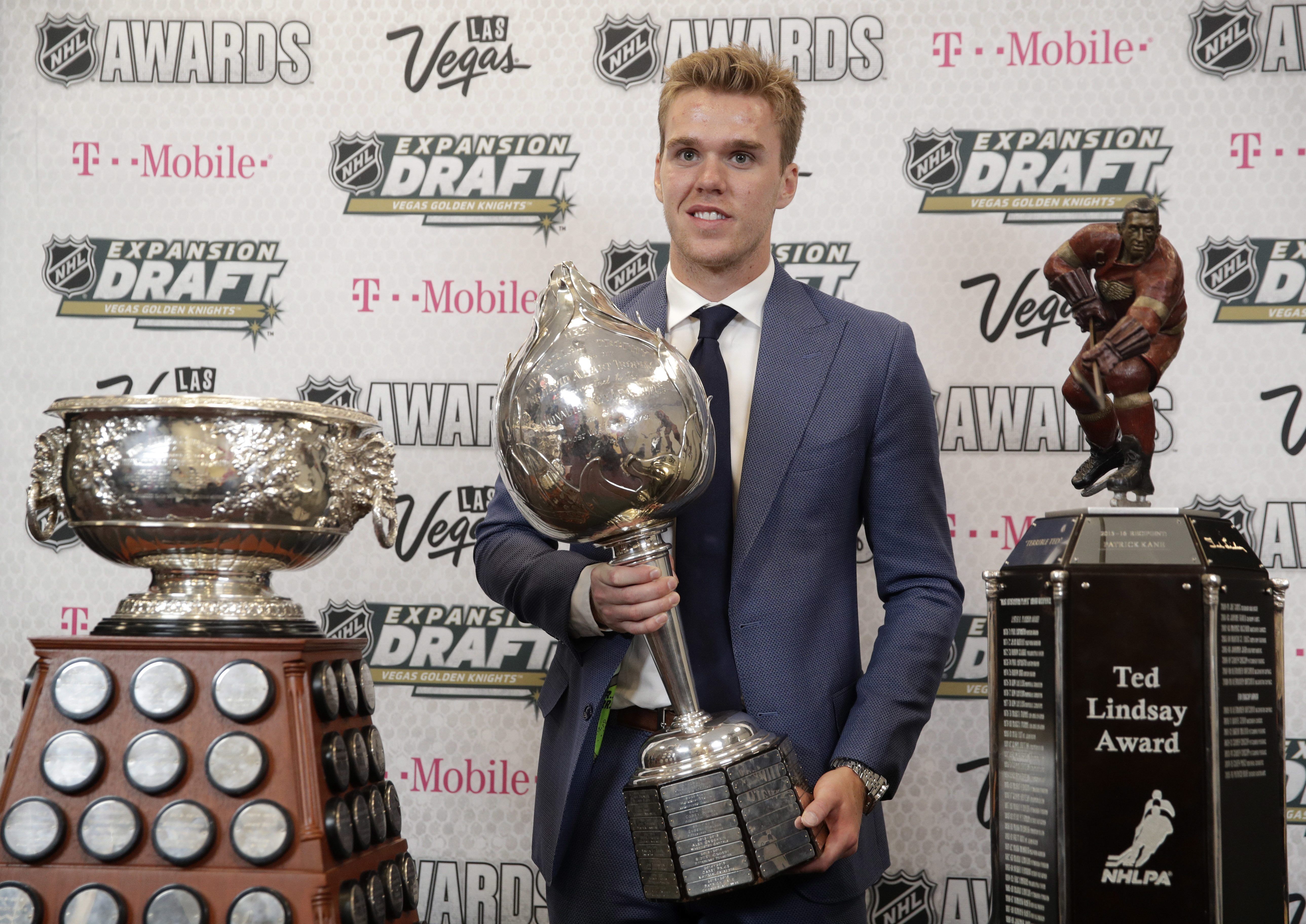 2023 NHL Awards: Oilers' Connor McDavid captures Hart Trophy as