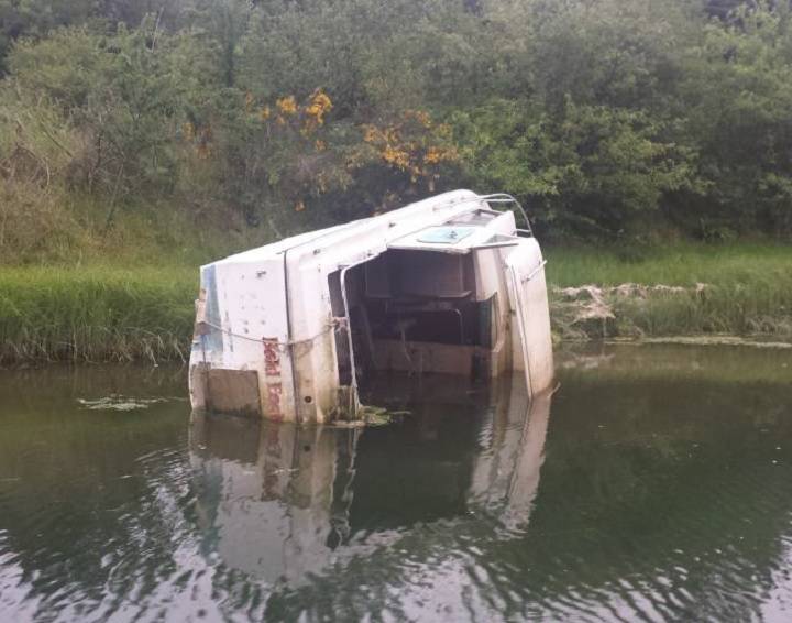 Feds issue just 2 fines in 4 years for abandoned boats. Critics say it's not enough - Vimarsana News