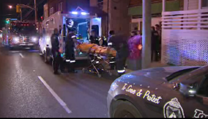 One person was taken to hospital after a stabbing in East York. Jeremy Cohn/Global News.
