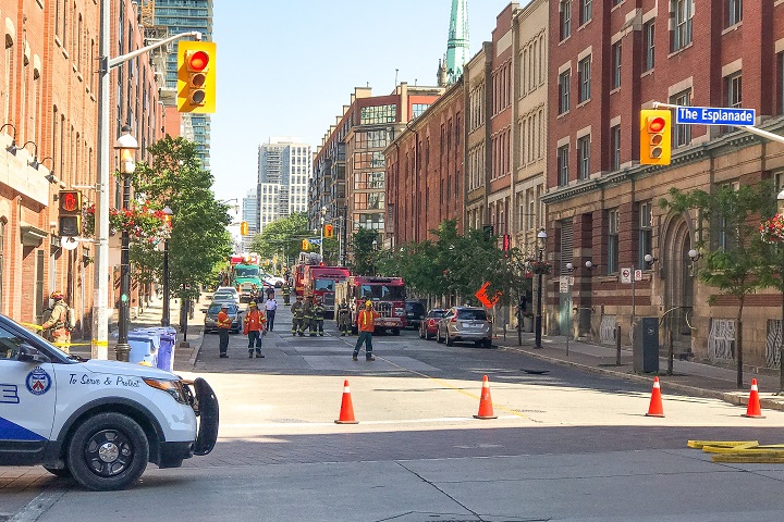 The scene of an underground explosion in downtown Toronto Sunday. John Hanley/Global News.