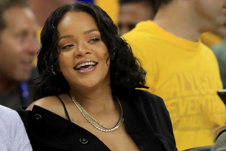 Apple exec Eddy Cue accused of heckling Rihanna during NBA Finals - image
