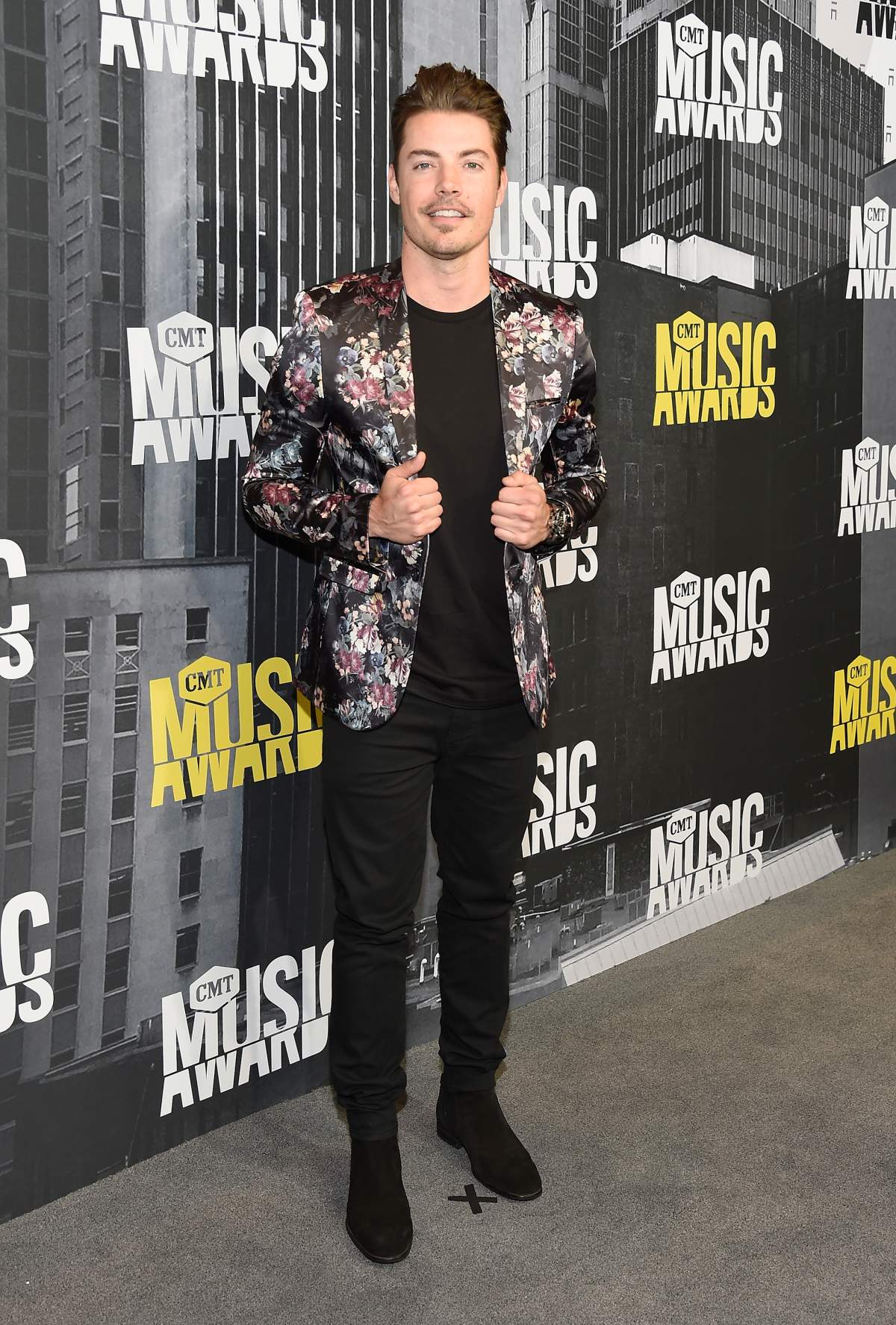 CMT Awards 2017: The best and worst dressed of the red carpet - image