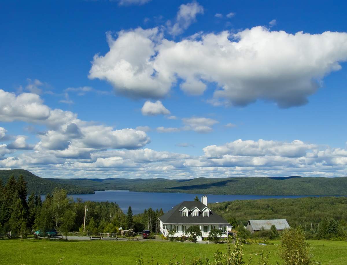 If you’re looking for the best cottage-country deal in Canada, you found it.