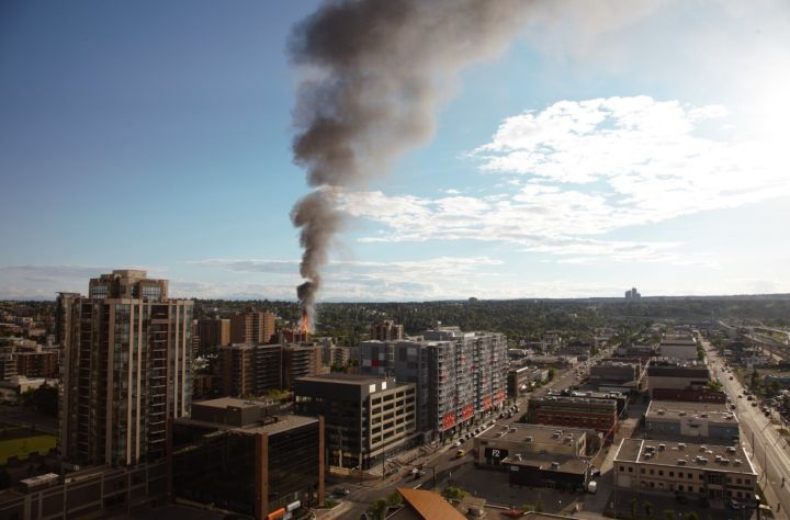 Massive fire at southwest Calgary construction site forces about two ...