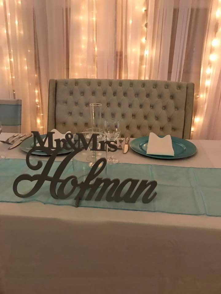 Melissa and Dan Hofman bought their wedding love seat from another couple on Facebook.