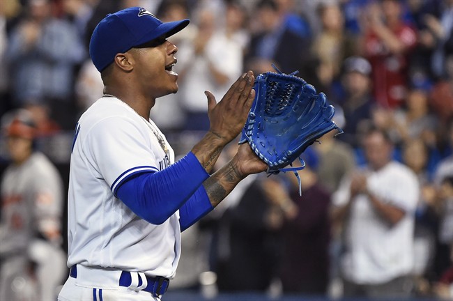 Toronto Blue Jays starting pitcher Marcus Stroman (6) acknowledges the crowd after being taken out of the game against the Baltimore Orioles during eighth inning AL baseball action in Toronto on Wednesday, June 28, 2017.