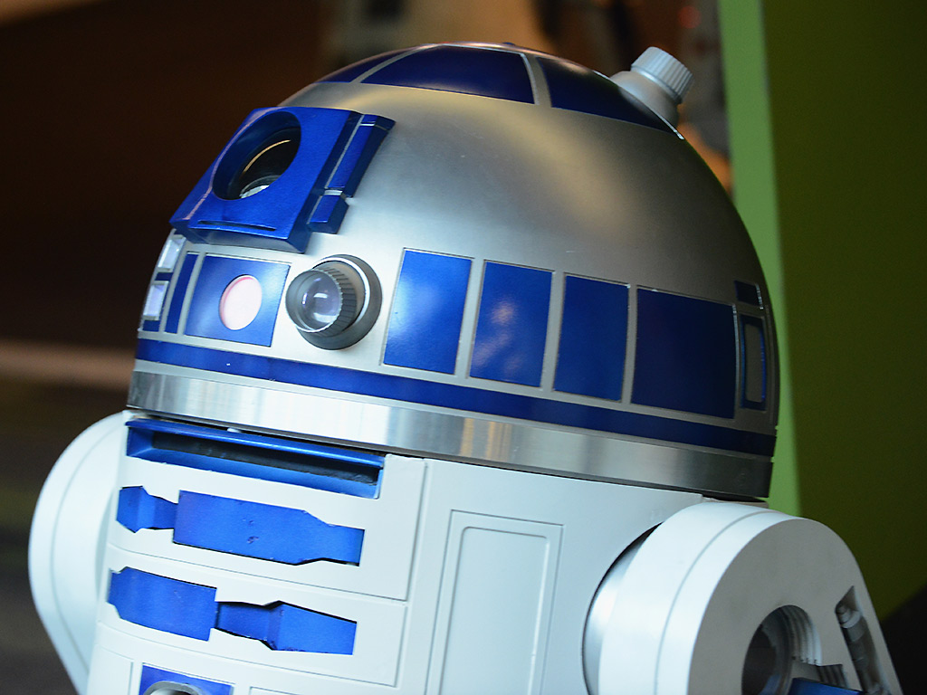 R2-D2 from original 'Star Wars' sells for millions at auction