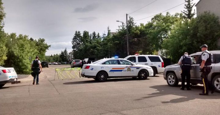 RCMP in Red Deer responded in heavy numbers to what they said was an “unfolding incident” at an apartment building on 37 Street late Thursday afternoon.