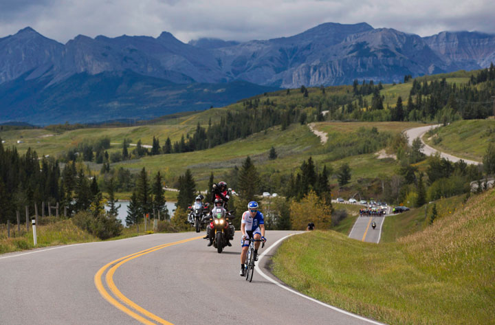 A cycling race travels through the Stoney First Nations Reserve