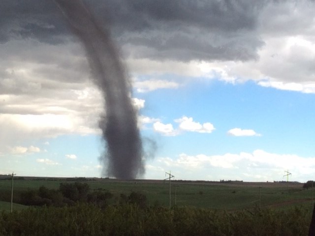 Environment Canada drops tornado warning for central Alberta: ‘tornado ...