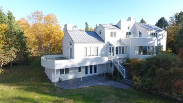 This Stratford home features some of the most coveted river and harbour views in Stratford.