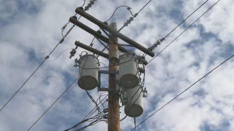 Thousands of people without electricity because of windstorm.