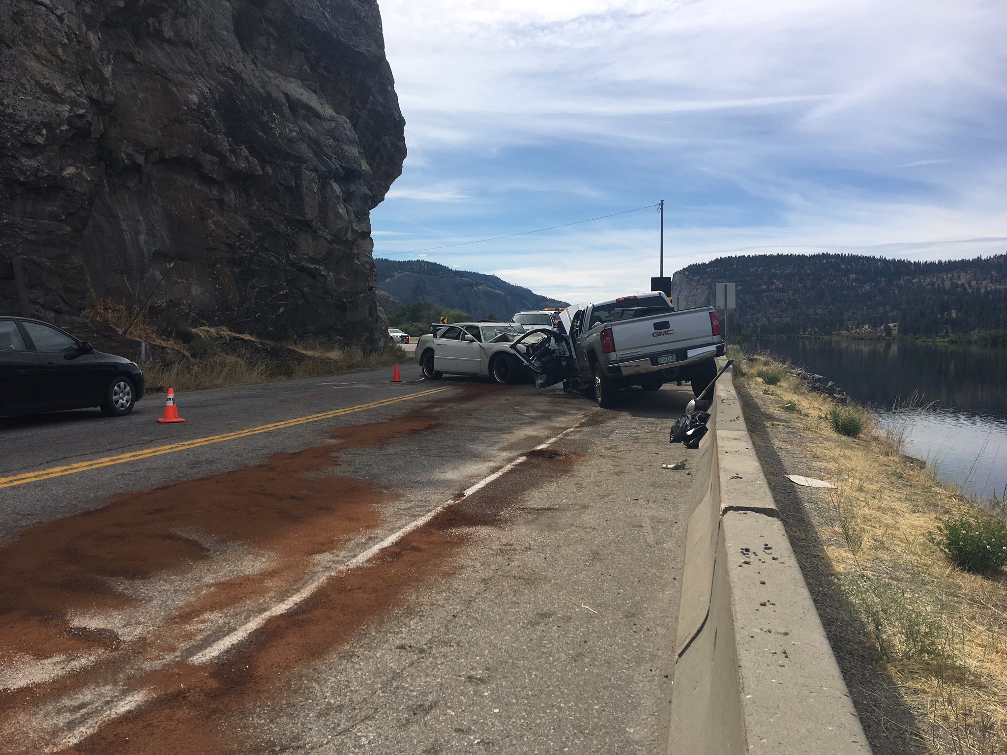 Head-on Crash Closes Down Highway 97 In The South Okanagan | Globalnews.ca