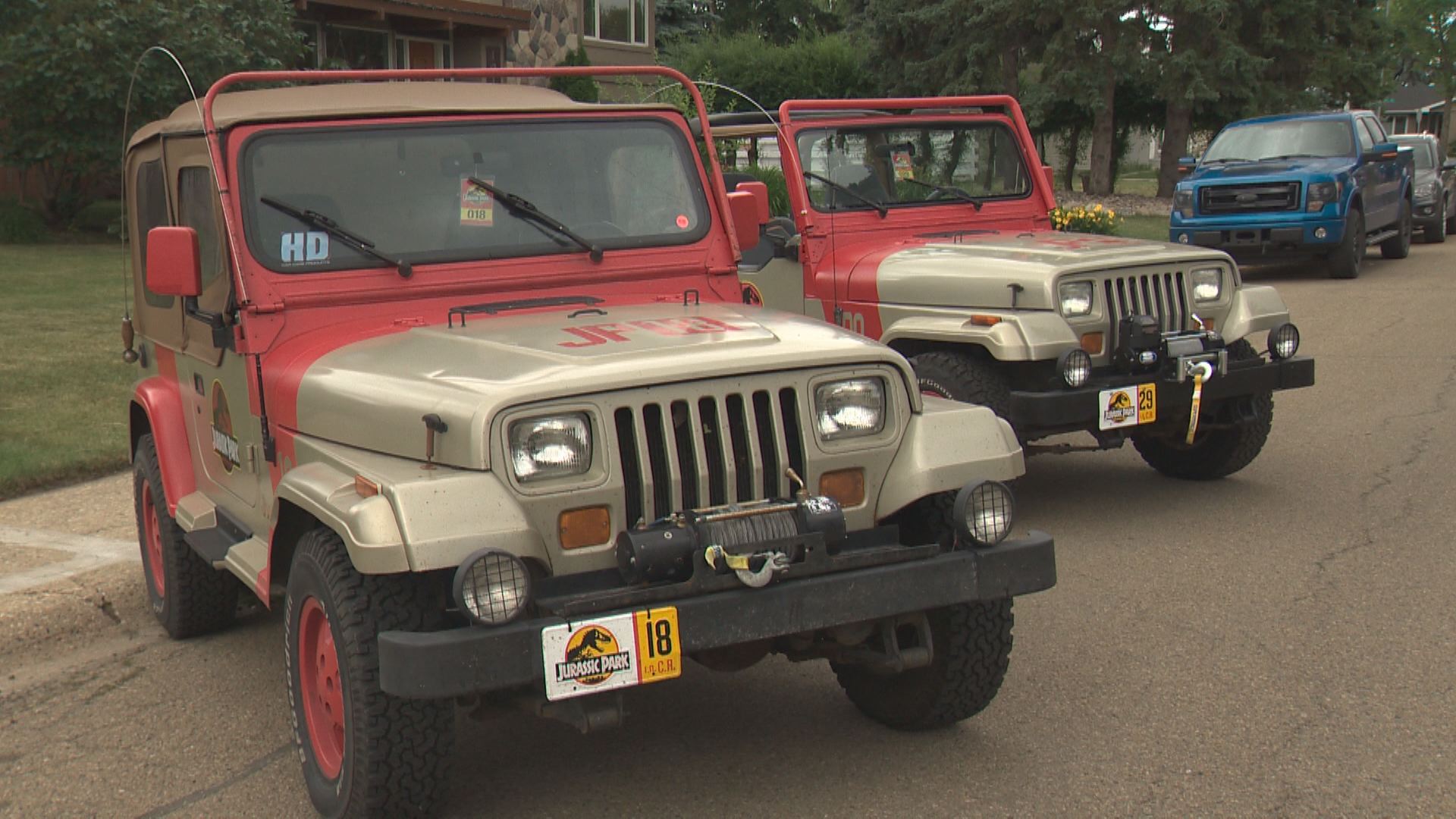 jurassic world jeep ride on