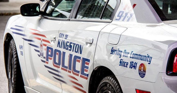 Полицията в Кингстън, Онтарио, съобщи, че един човек е бил