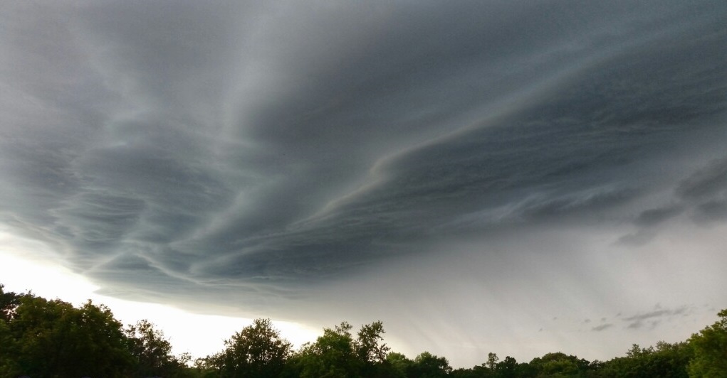 Extremely high winds, hail and severe thunderstorm may be in the cards for the Kingston and Brockville regions Thursday evening.
