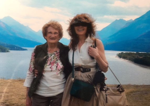 Mary Myers and her daughter Lois Gordon.