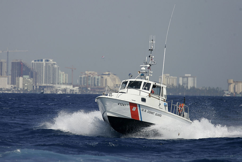 U.S. Coast Guard suspends Lake Erie search following distress signal - image