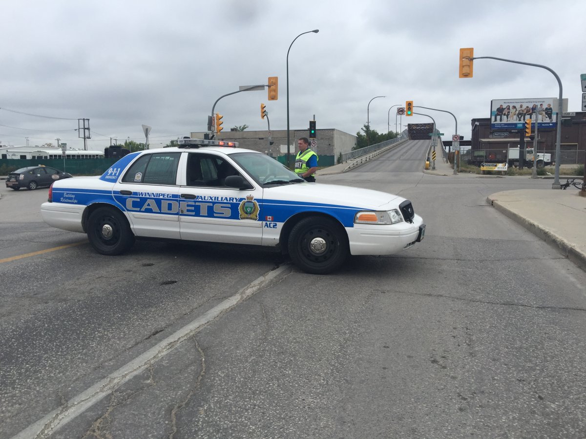 Collision closes Arlington Street Bridge in Winnipeg - image