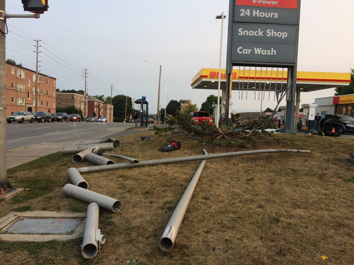 Charges laid in early morning crash at Adelaide and Cheapside - image