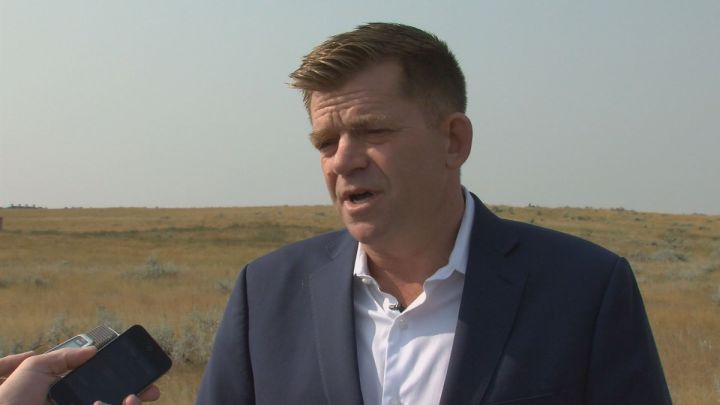 Brian Jean speaks in Medicine Hat, Alta. on Aug. 15, 2017.