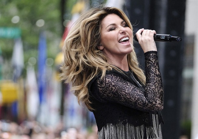 Who could forget Shania Twain’s performance of her hit song, “Man, I Feel Like a Woman” in 1999?