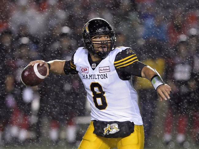 Hamilton Tiger-Cats quarterback Jeremiah Masoli (8) throws the ball against the Ottawa Redblacks during first half CFL action on Friday, Oct. 21, 2016 in Ottawa. The Tiger-Cats will start Masoli at quarterback when they host the Toronto Argonauts on Monday. 