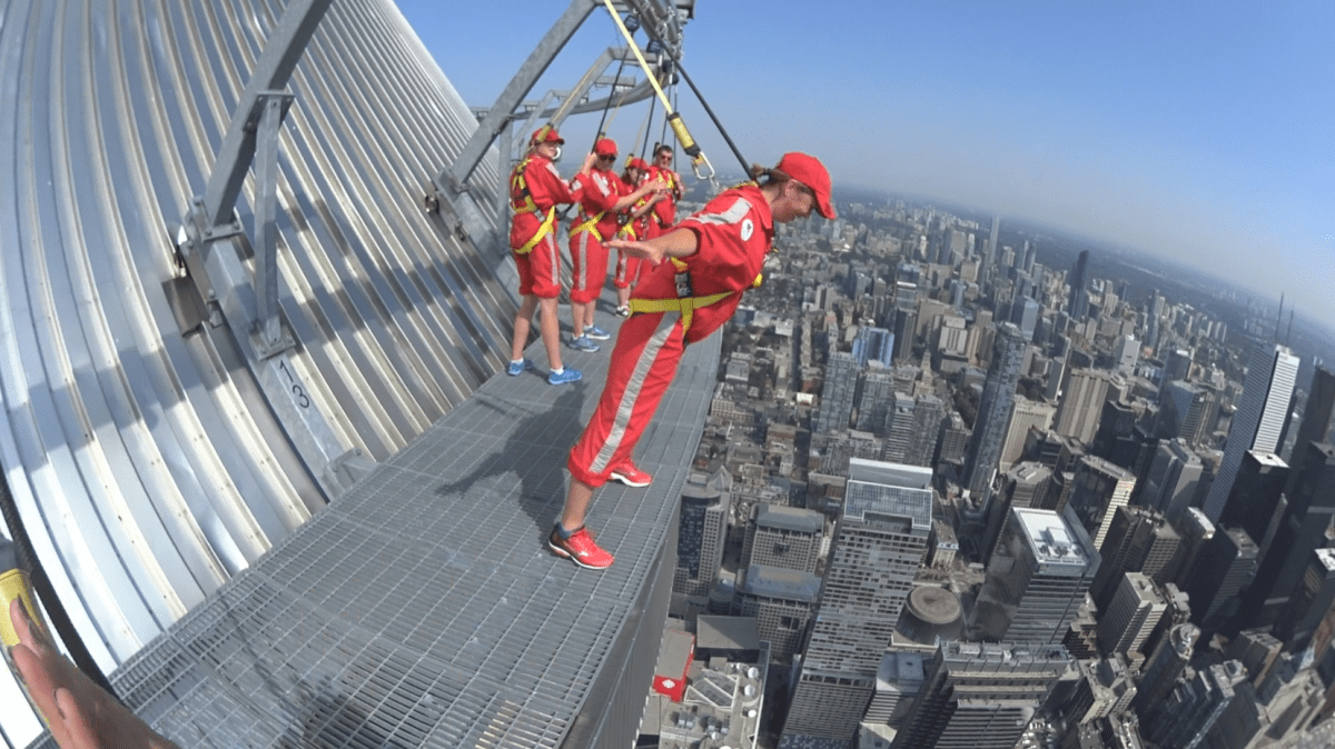 Too scared to do CN Tower's EdgeWalk? Global's Kim Sullivan did it for you | Globalnews.ca