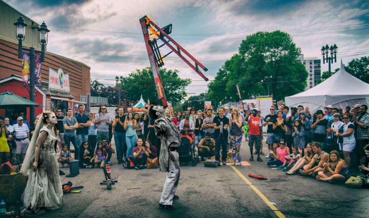 43 ият Edmonton International Fringe Theatre Festival е пред нас и