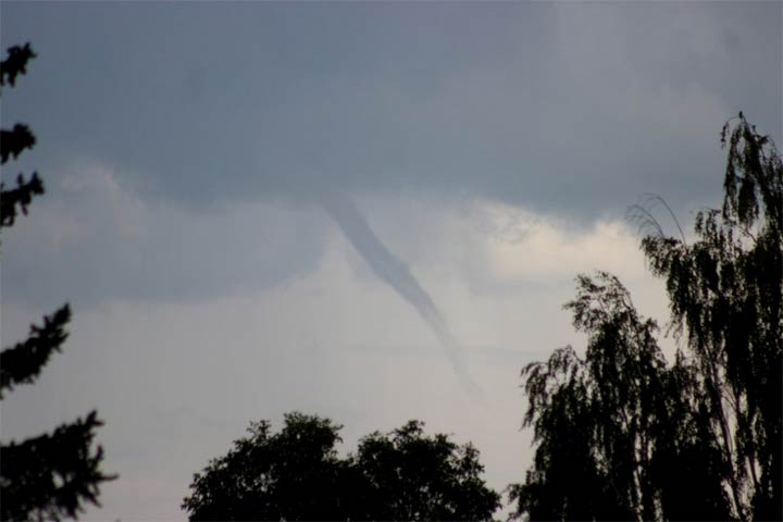 There were reports of funnel clouds on Saturday afternoon as weak thunderstorms developed over portions of southern Saskatchewan.