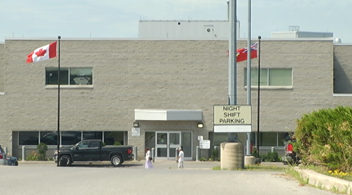 Correctional officer at Lindsay jail slashed by inmate with ceramic blade - image