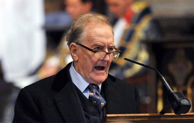  Robert Hardy, star of 'All Creatures Great and Small' and the 'Harry Potter' films, speaking in London. 
