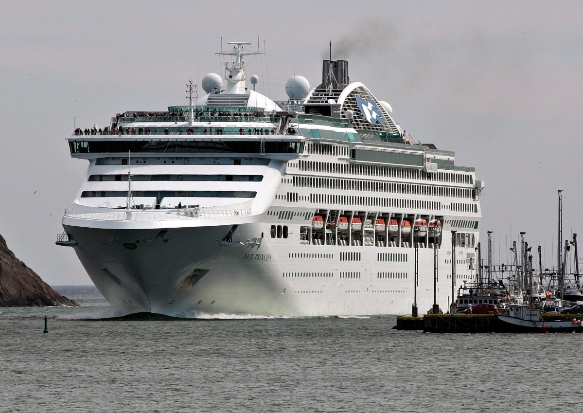 Cruise ship Sea Princess arrives Thursday, Sept.14, 2006 in the harbour of St.John's, N.L. 