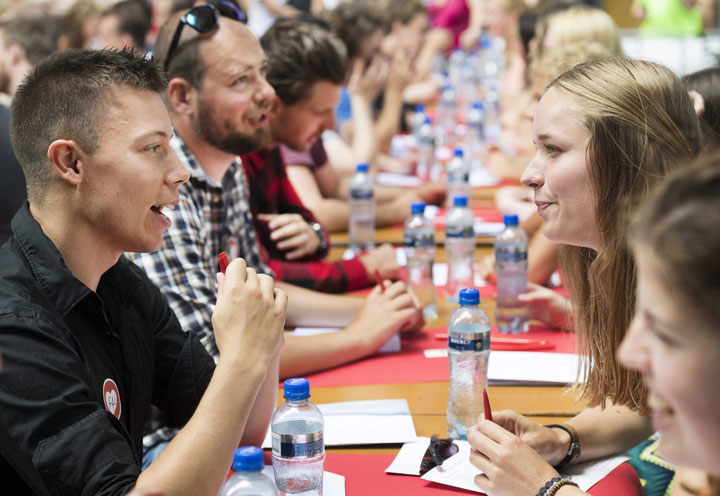 Singles at a speed dating event