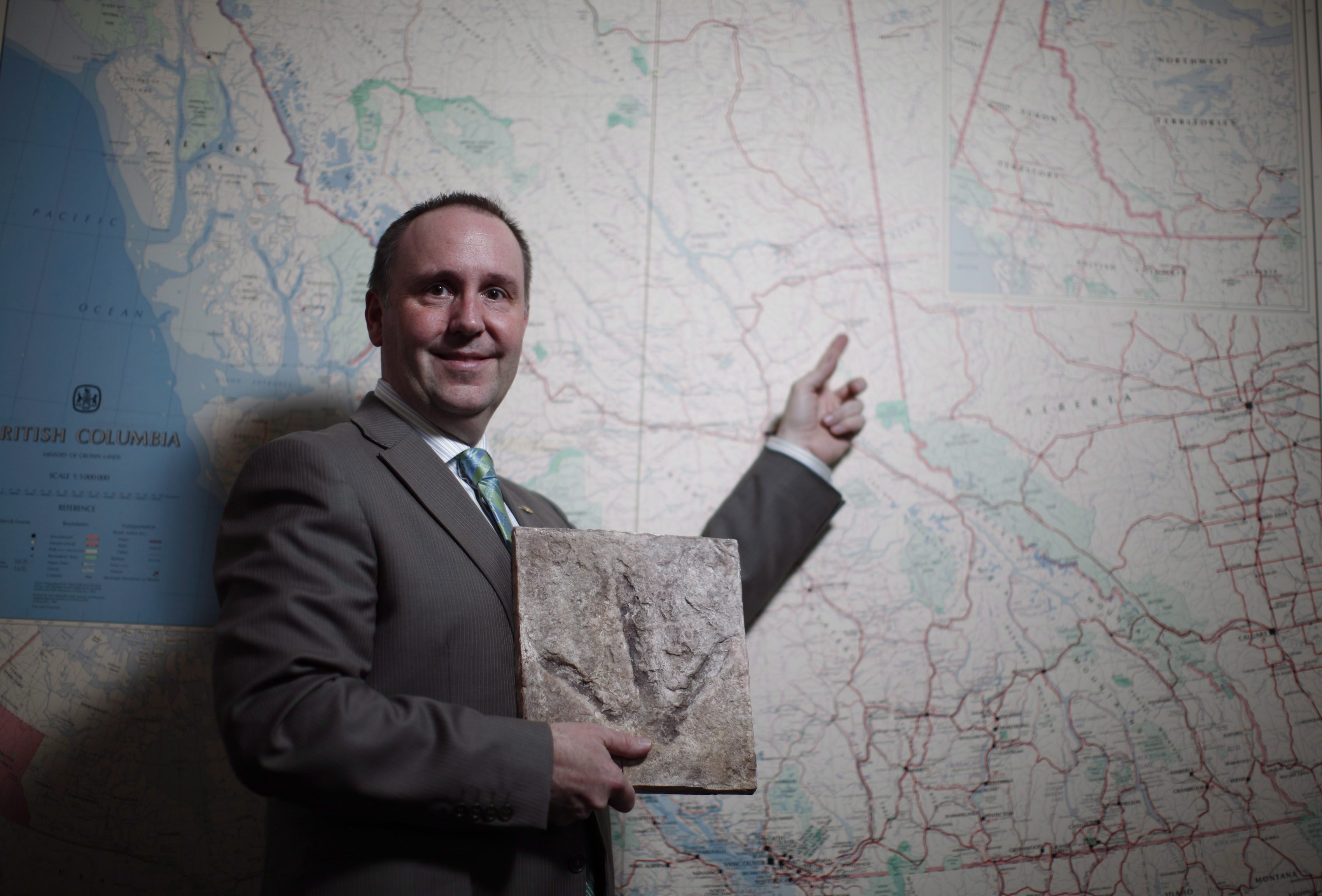 Шоковите вълни от имплозията на официалната опозиция на BC United