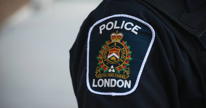 Лондон Онтарио полицията съобщи че двама души са задържани като