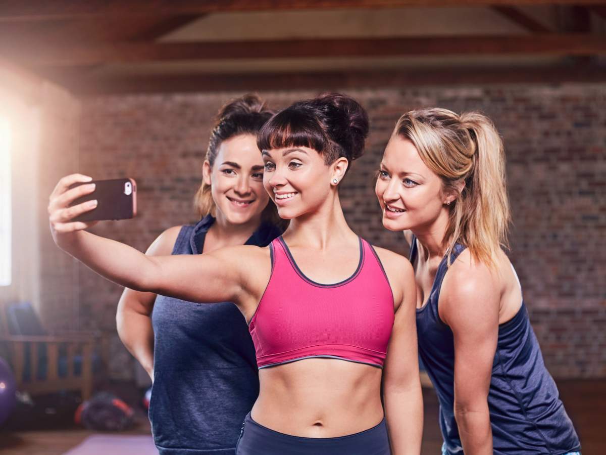 Taking selfies and recording your workout are among the most annoying things you can do at the gym. 