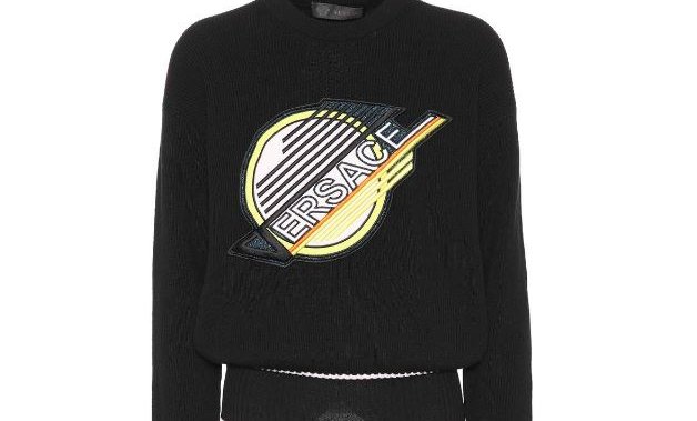Versace sweater bears resemblance to vintage Canucks logo