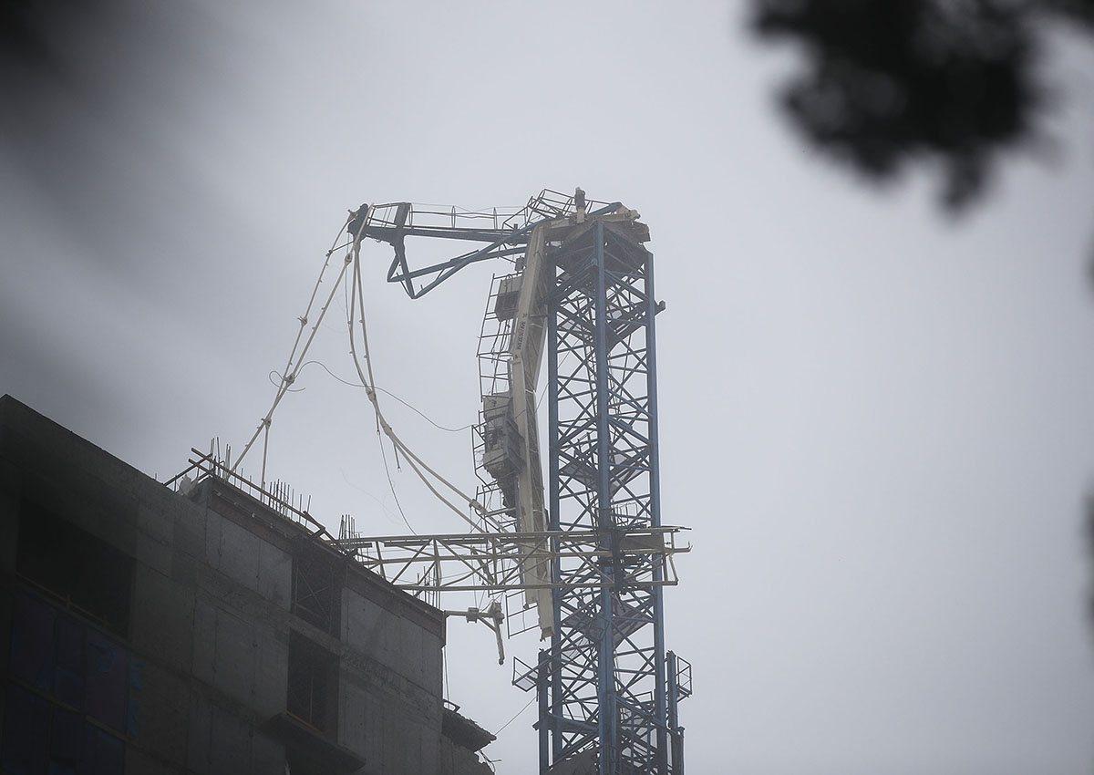 A crane tower is seen after part of it collapsed from the winds of Hurricane Irma on September 10, 2017 in Miami, Florida.