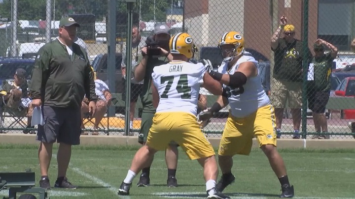 Winnipeg's Geoff Gray practices with the Green Bay Packers.